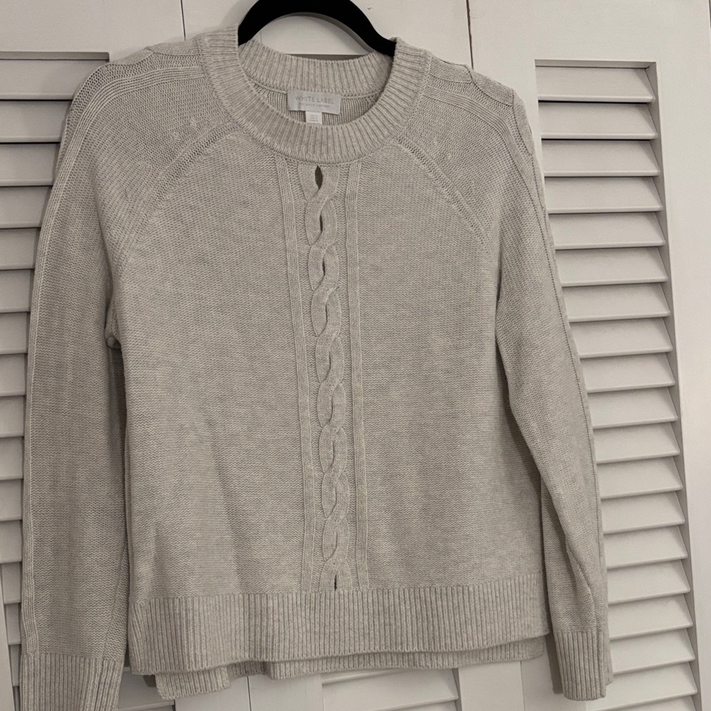 Women’s white label crew neck sweater sz small